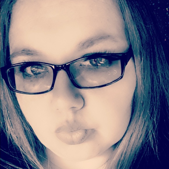 Meet your Posher, Cassie - Picture 1 of 1